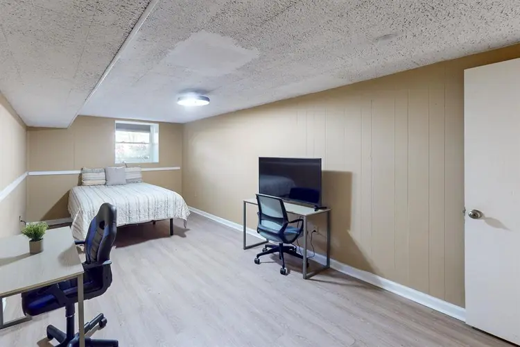 9 BR in Lawrenceville
