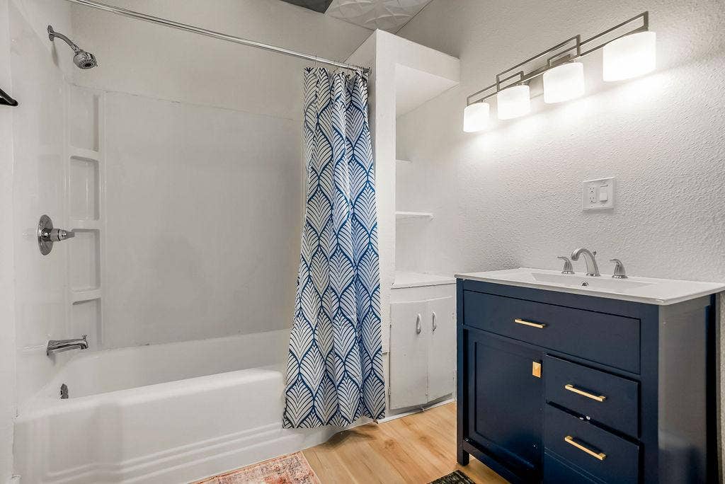 8 BR in Kansas City