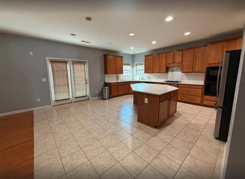 5 BR in Tucker