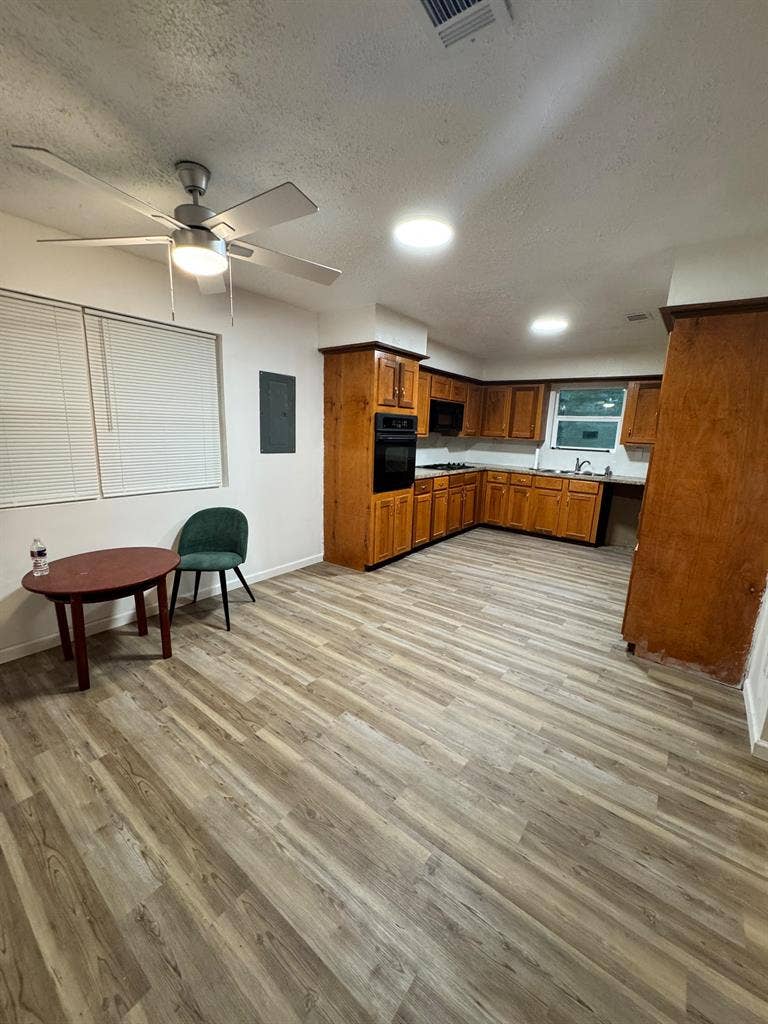 1 BR in Humble