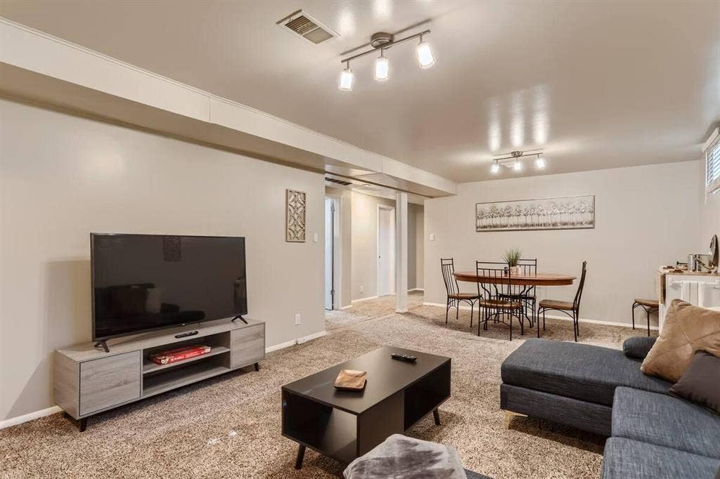 5 BR in Denver