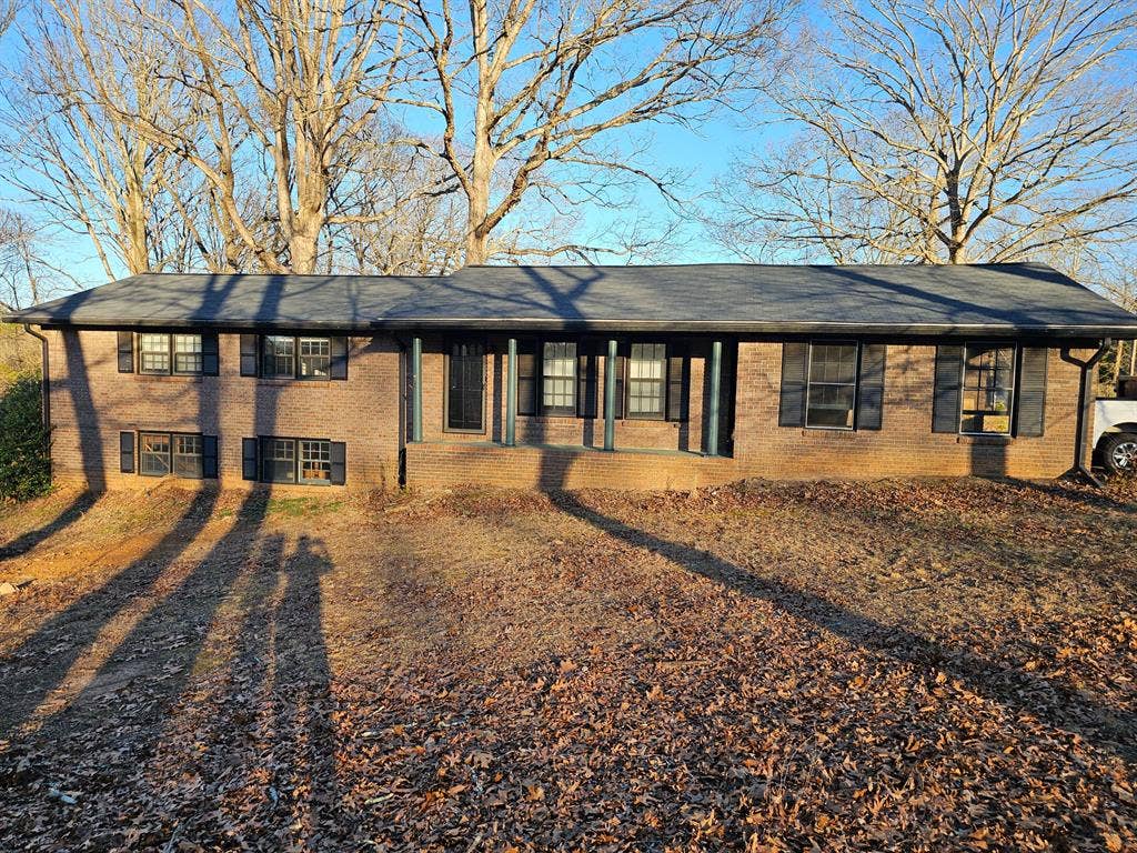 4 BR in Douglasville