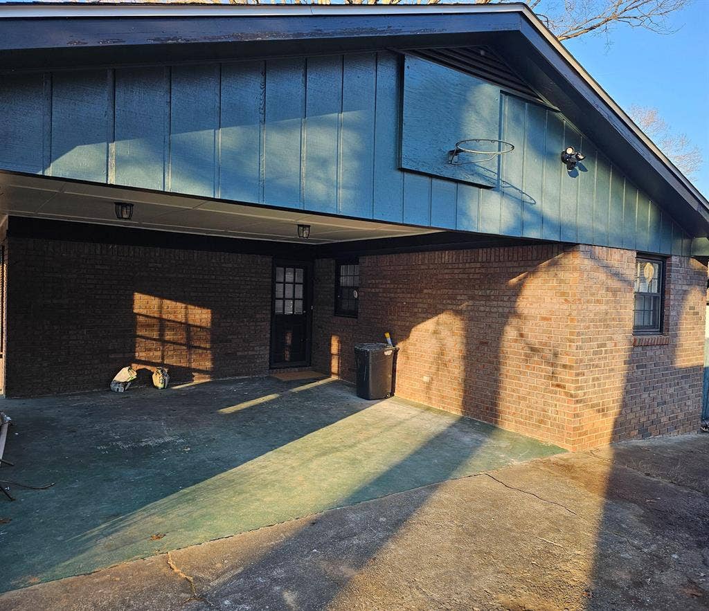 4 BR in Douglasville