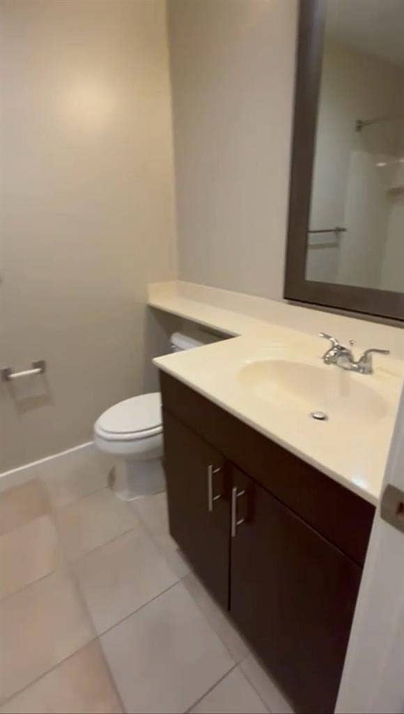 PRIVATE MASTER ROOM FOR RENT-CENTER