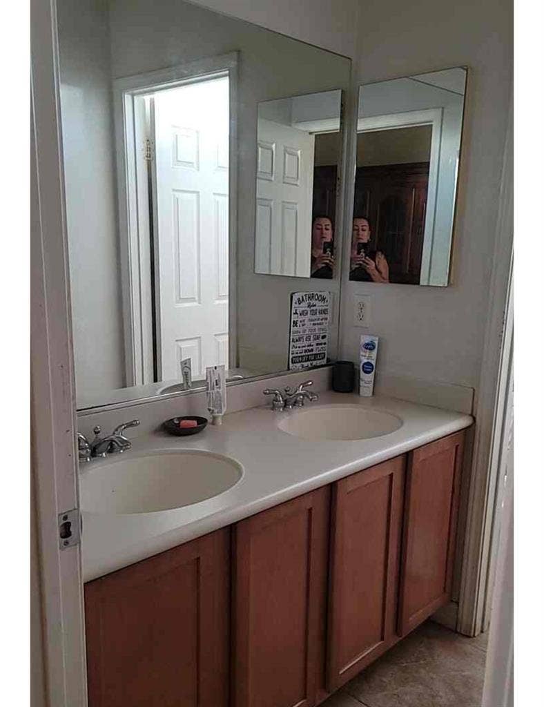 Friendly Family home (Rooms)