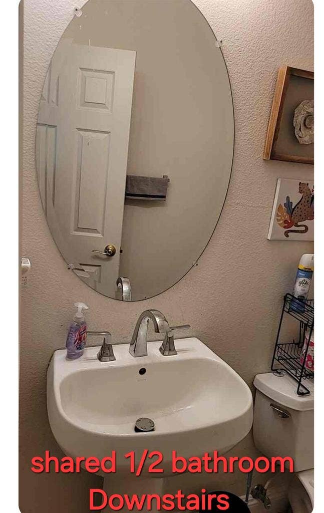 Friendly Family home (Rooms)