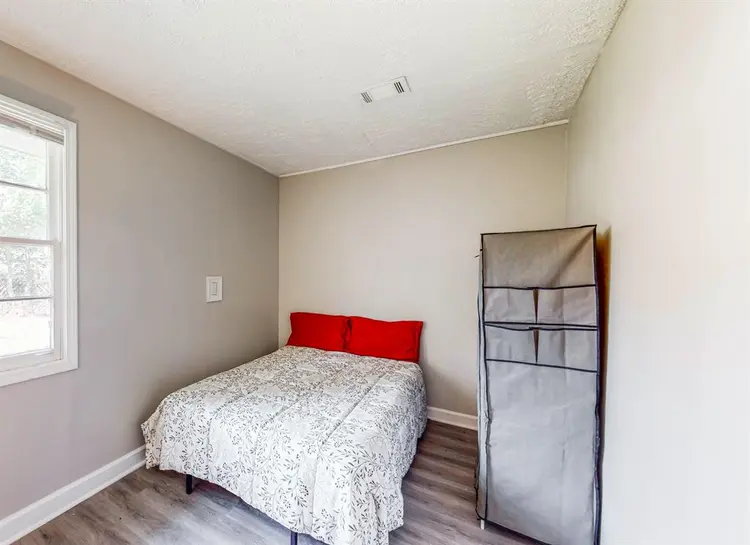 7 BR in Stone Mountain