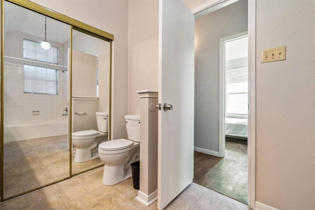8 BR in Houston