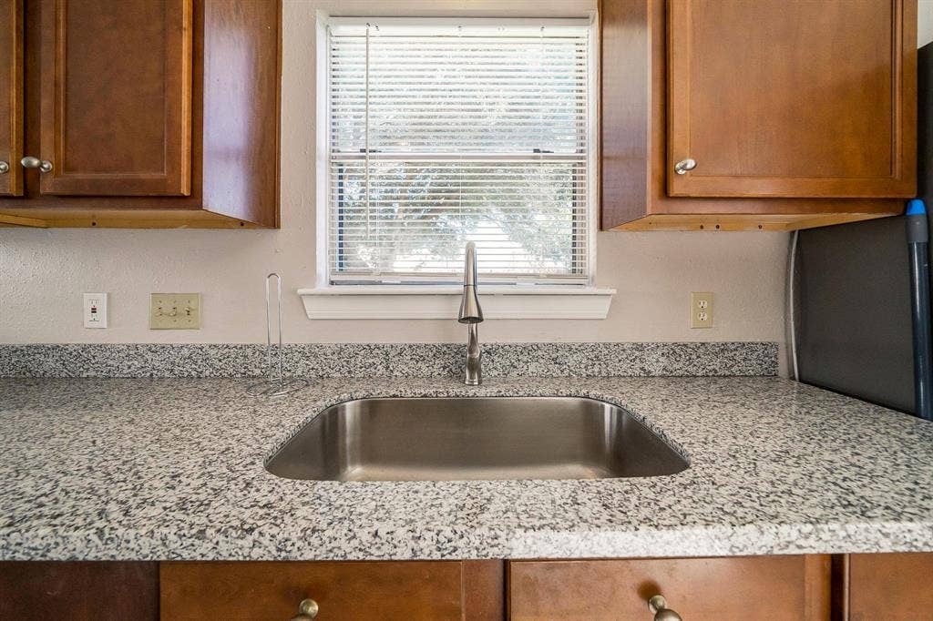 8 BR in Houston
