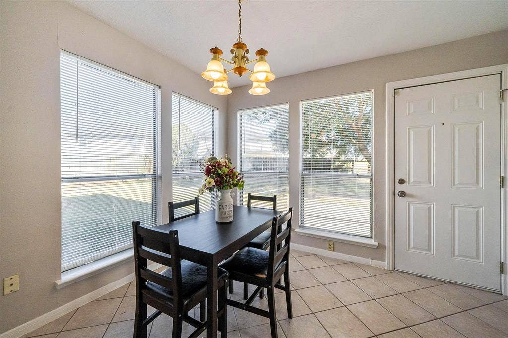 8 BR in Houston