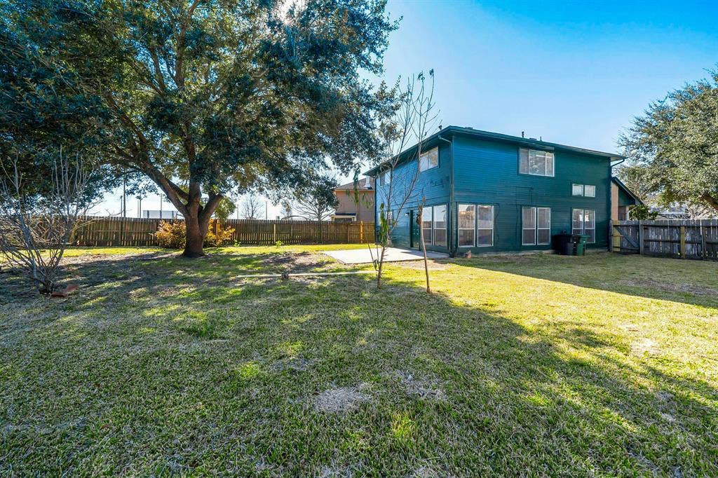 8 BR in Houston