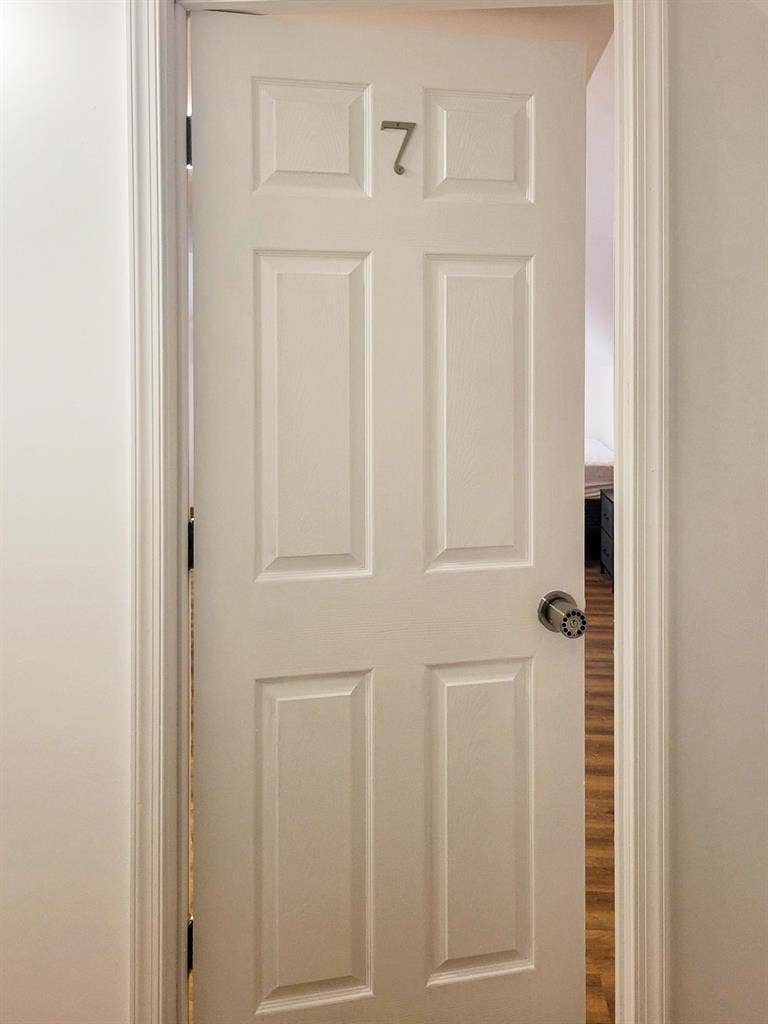 8 BR in Hopewell
