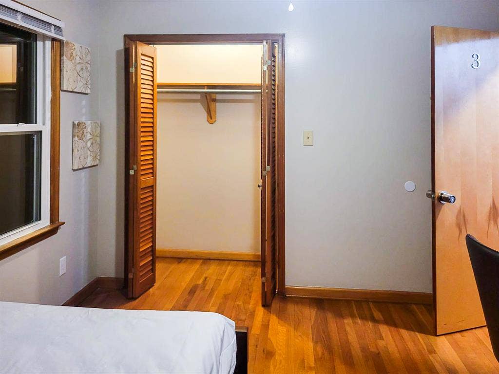 8 BR in Hopewell
