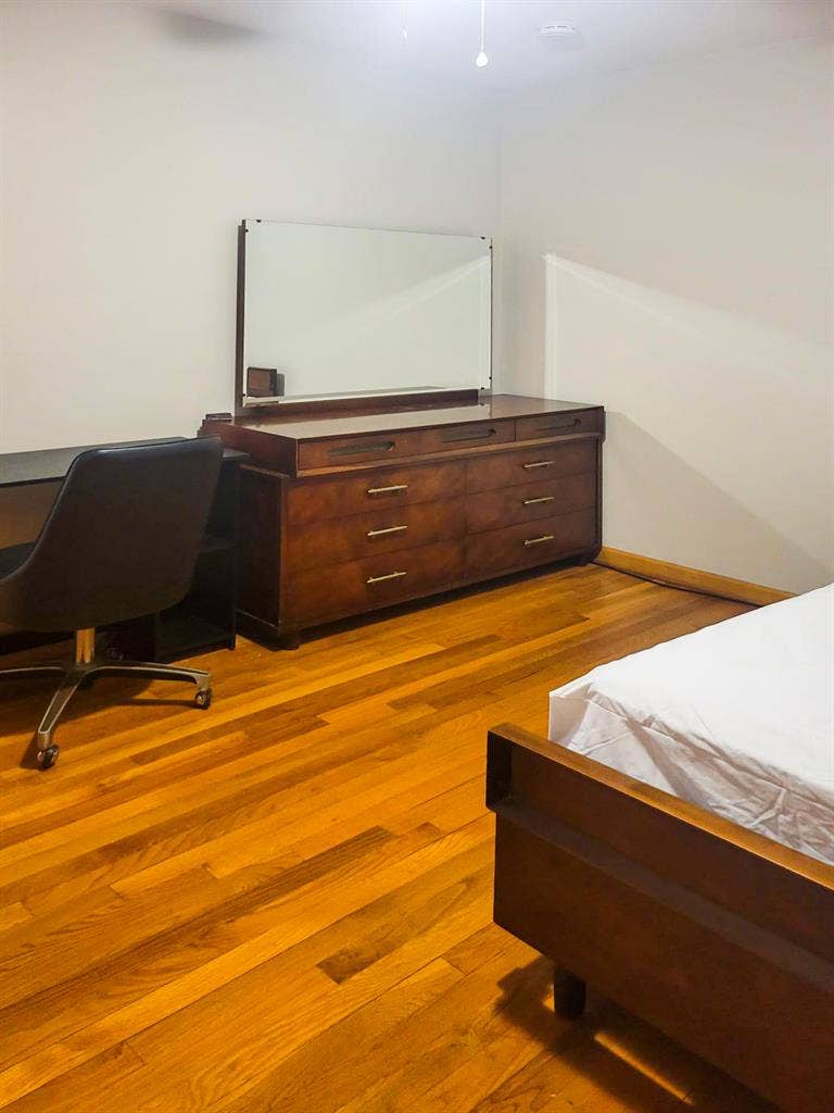 8 BR in Hopewell
