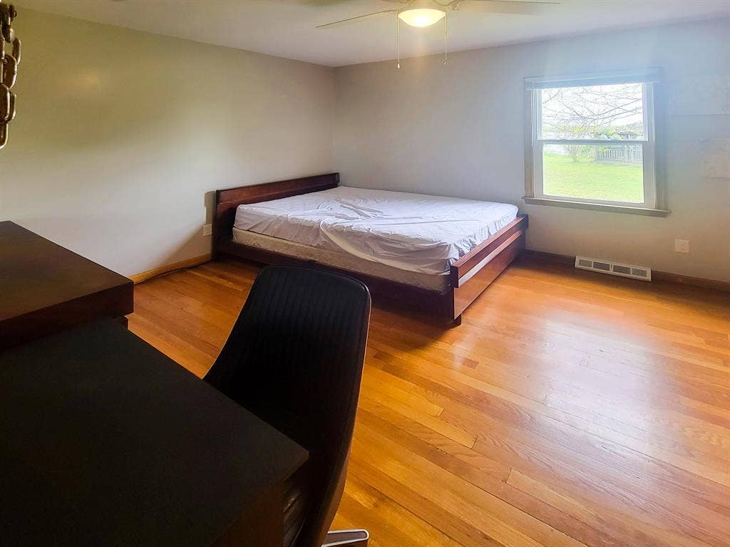 8 BR in Hopewell