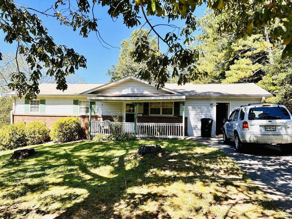5 BR in Lithia Springs