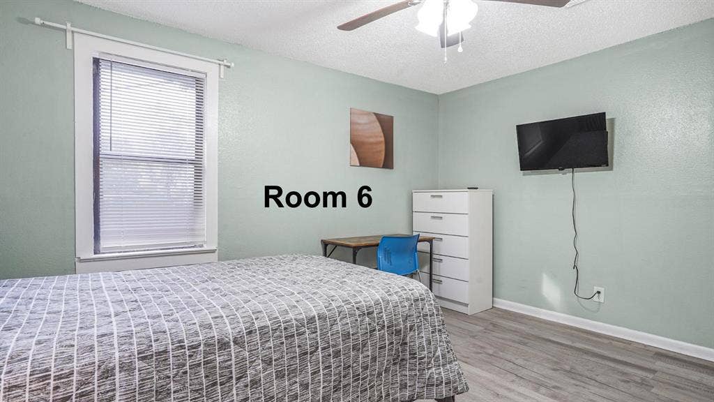6 BR in Jacksonville