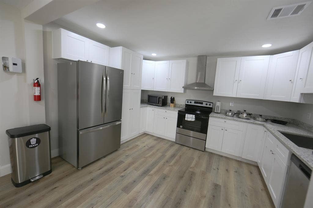 6 BR in Houston