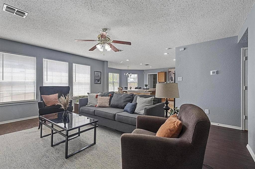7 BR in Arlington