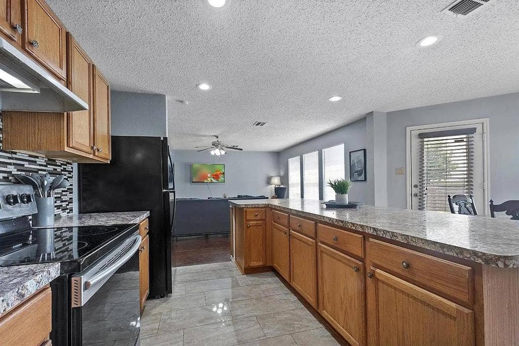 7 BR in Arlington