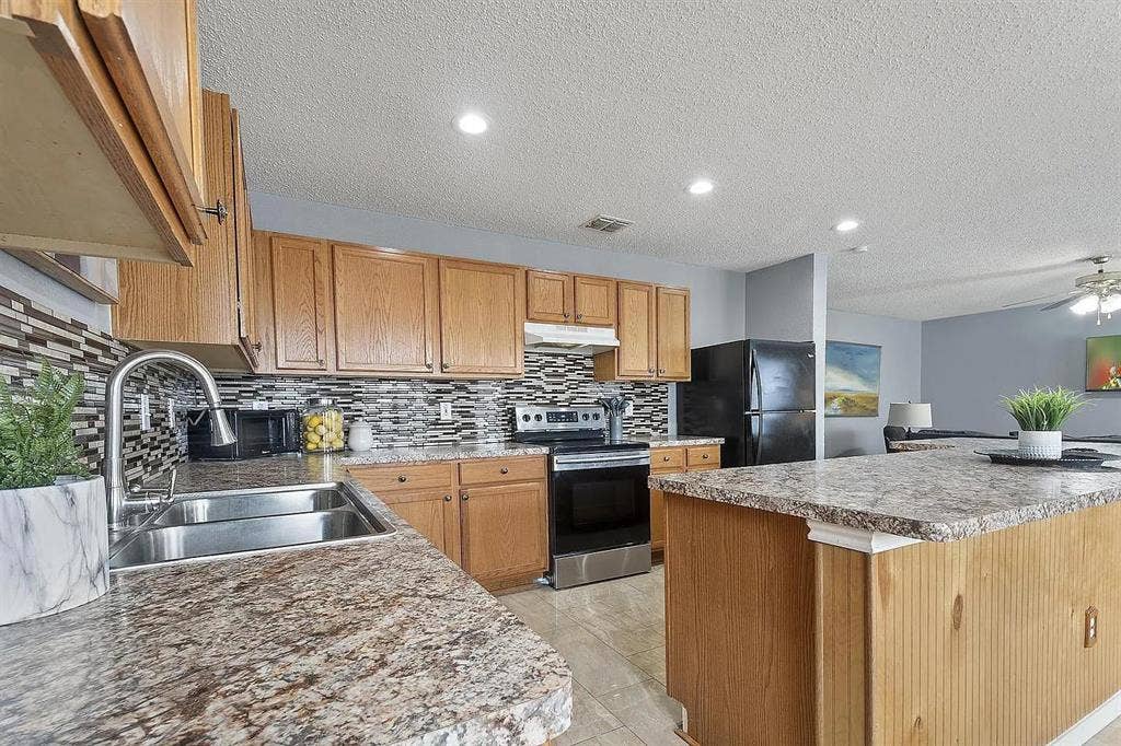 7 BR in Arlington