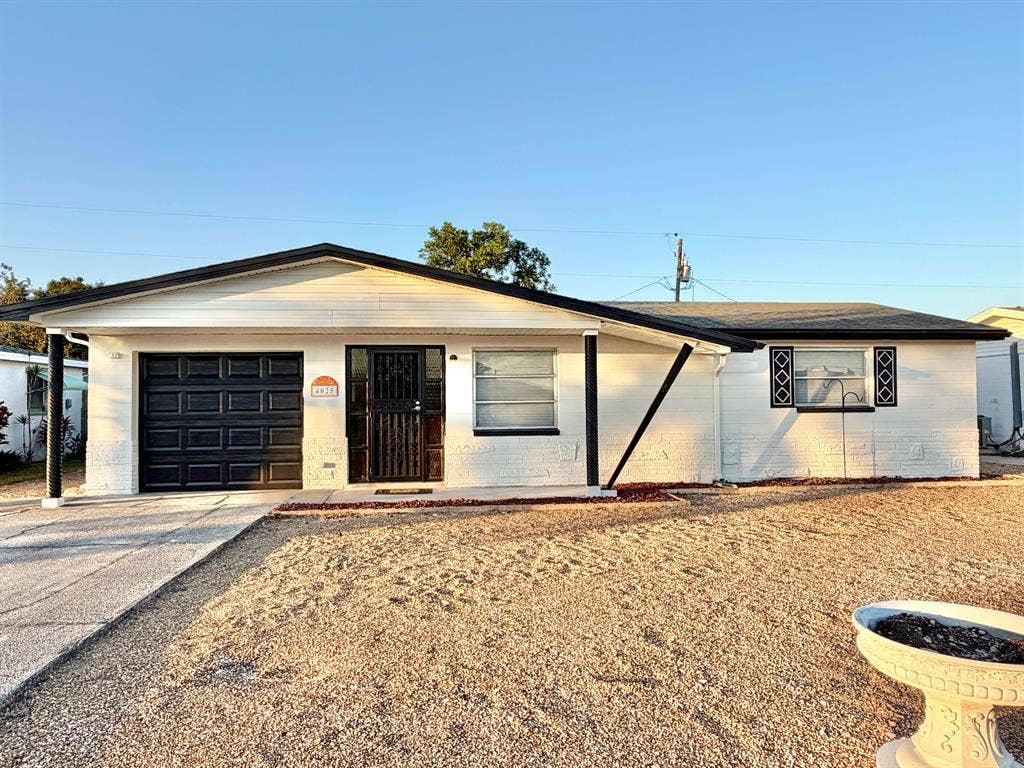 4 BR in Holiday