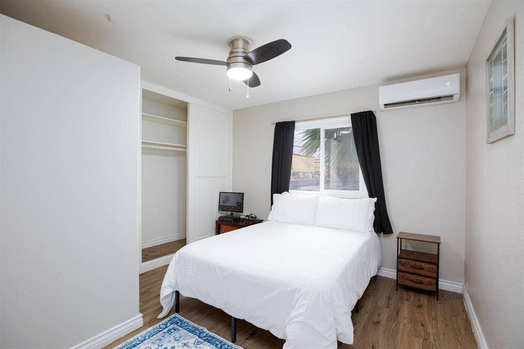 5 BR in Las Vegas
