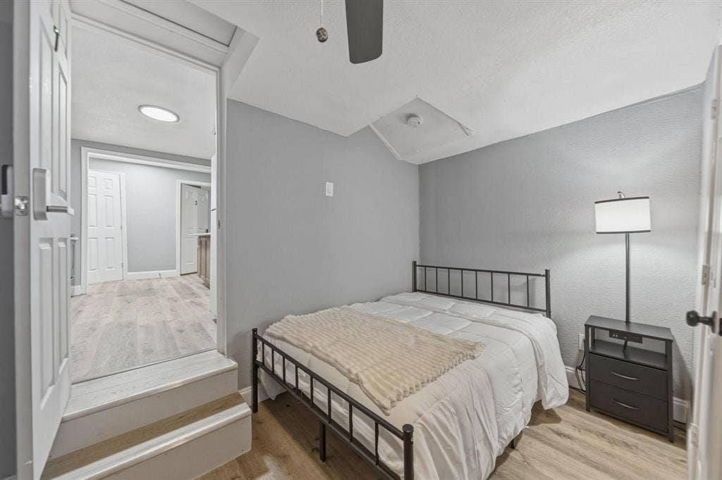 8 BR in Dallas