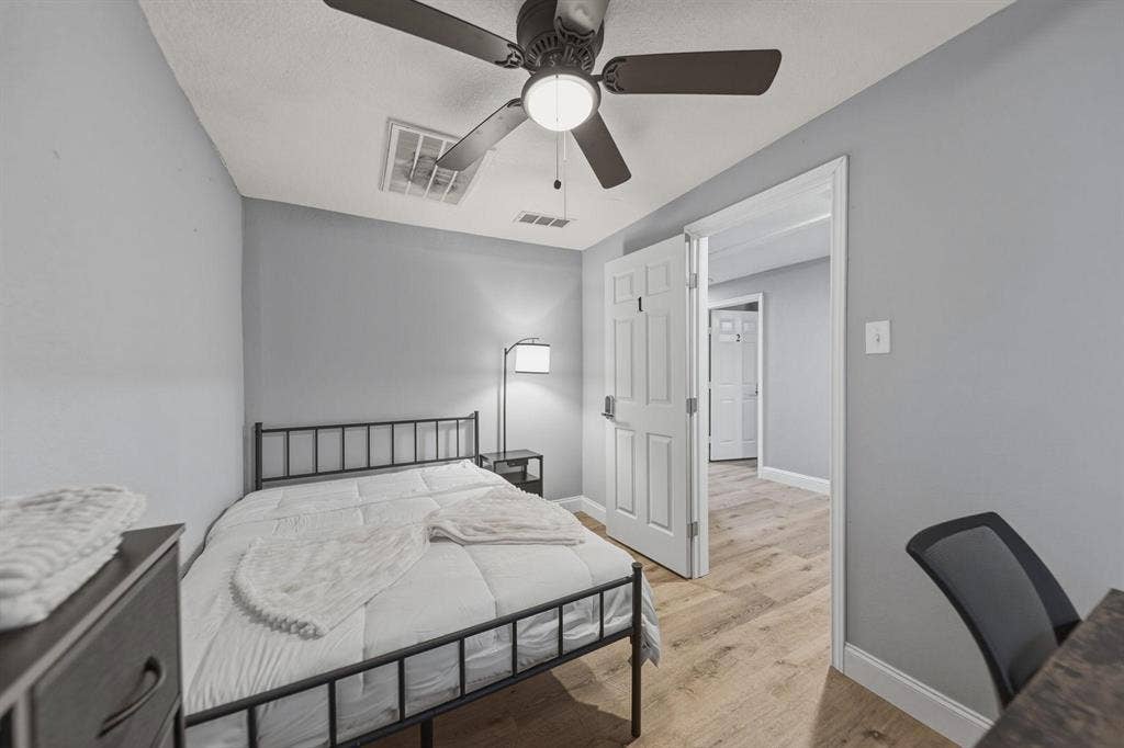 8 BR in Dallas