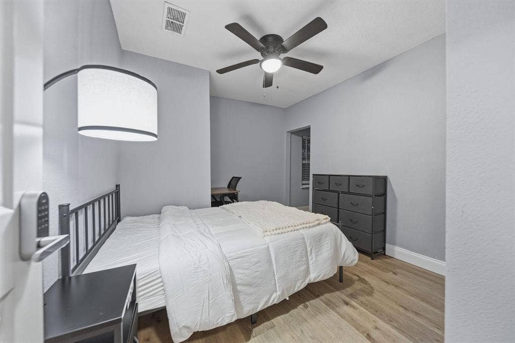 8 BR in Dallas