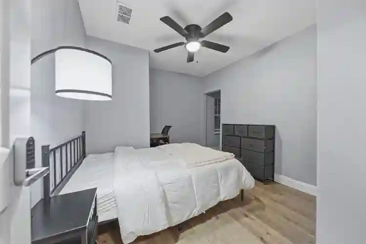 8 BR in Dallas