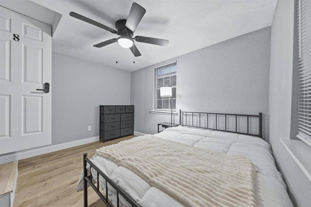 8 BR in Dallas