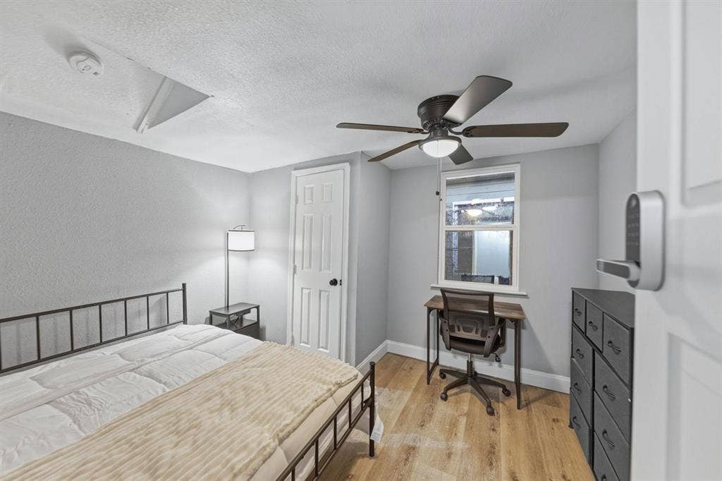 8 BR in Dallas