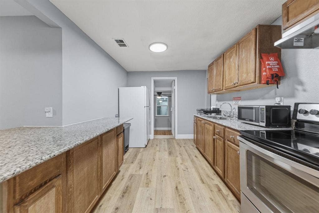 8 BR in Dallas