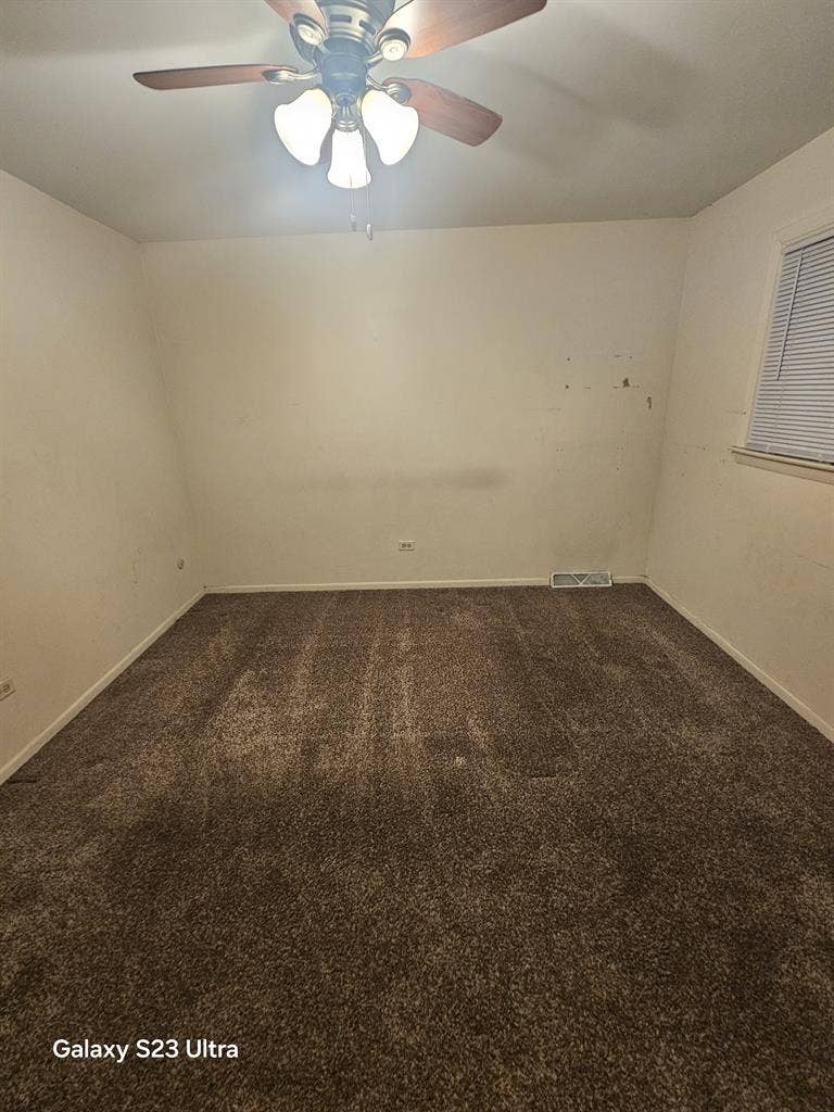 2 rooms one bigger than the other,