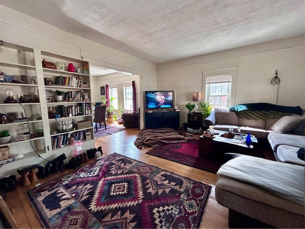 Beautiful Room On 5 Acres in RVA!