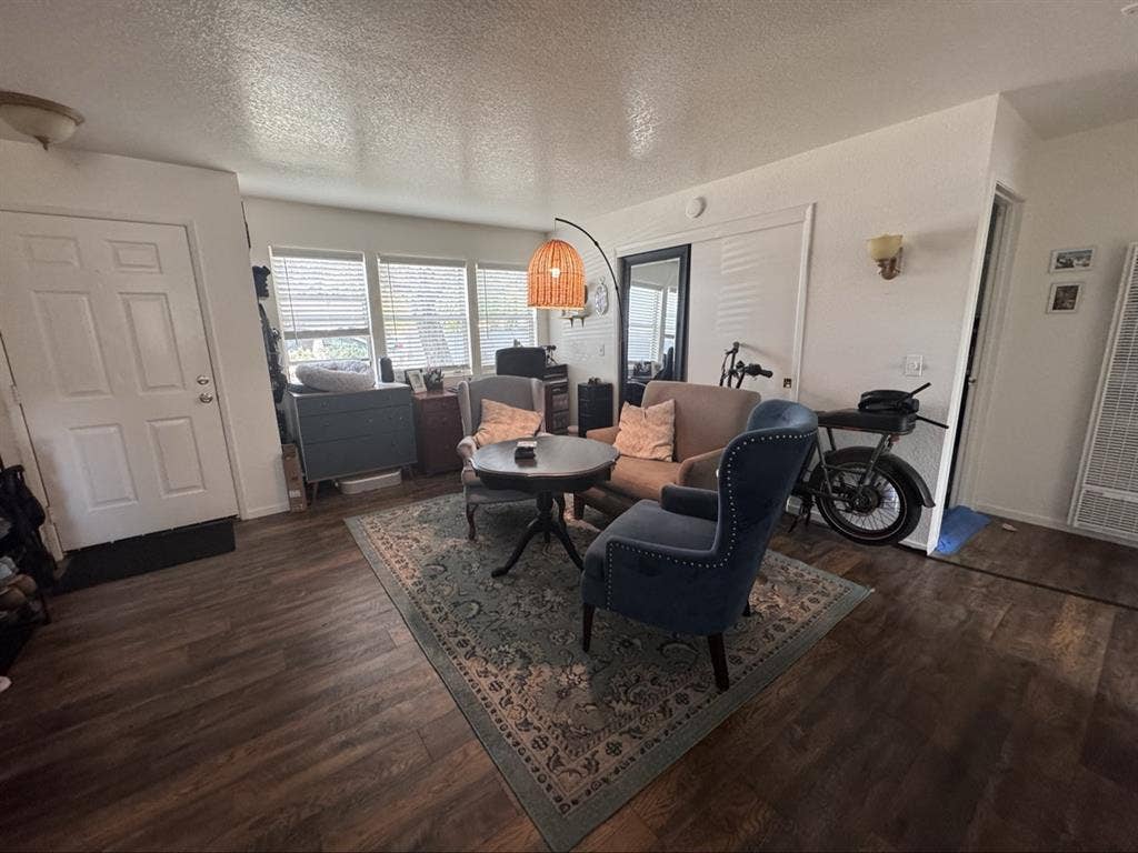 Room Available 5/1 for lease