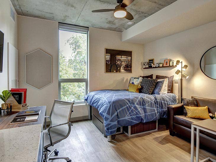 Room in  avaliable to relet