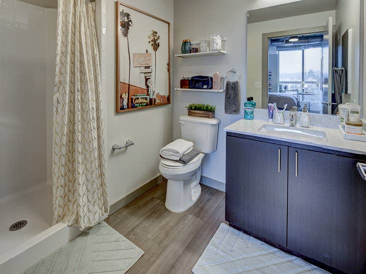 Room in  avaliable to relet