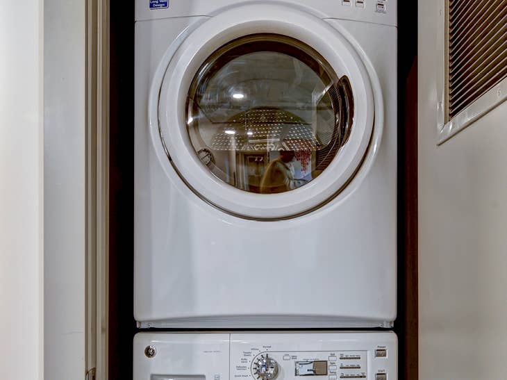 Room in  avaliable to relet