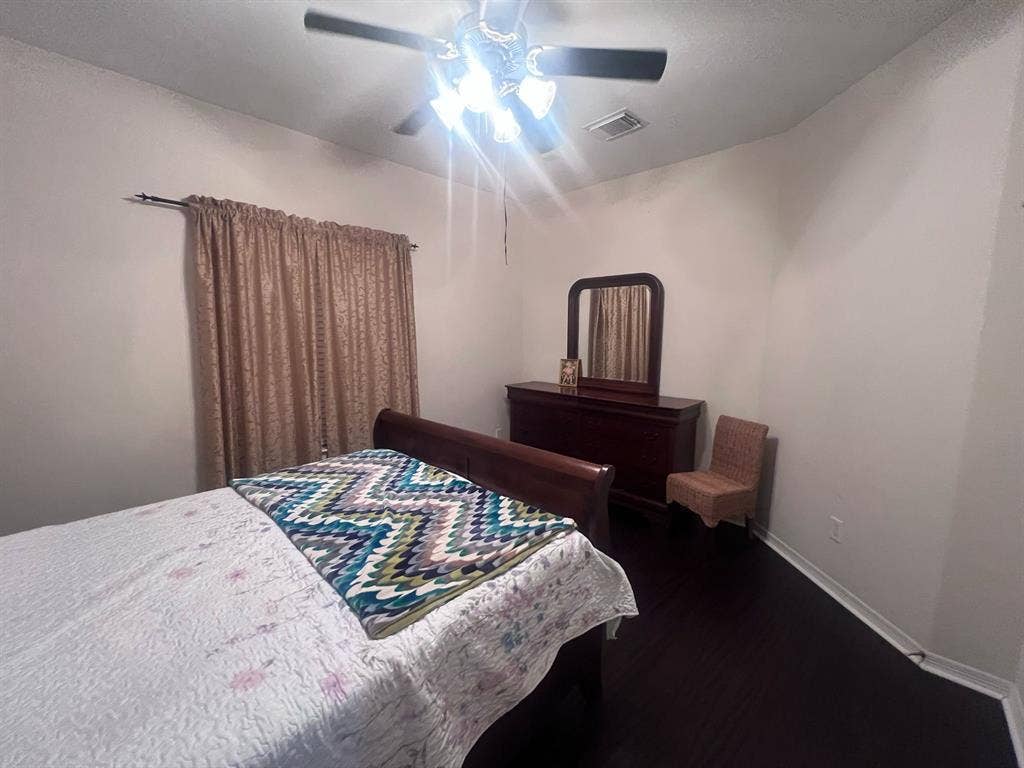 Room available to rent in Pearland