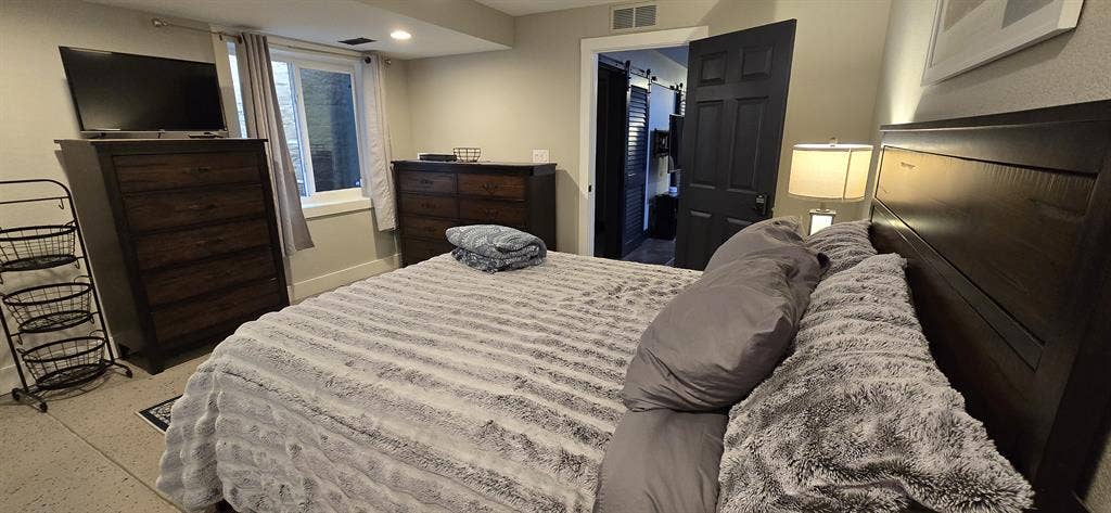 Fully Furnished Bedroom in Denver