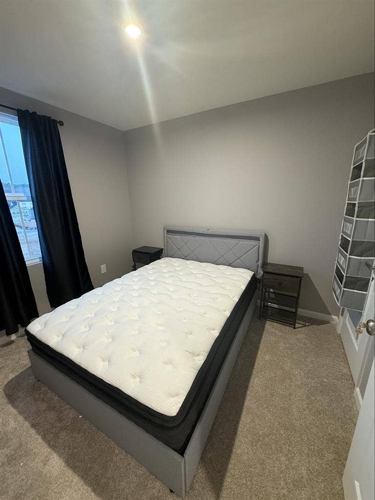 Upscale condo close to Uptown & CLT
