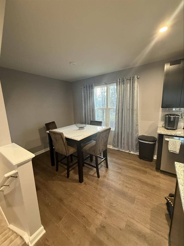 Upscale condo close to Uptown & CLT