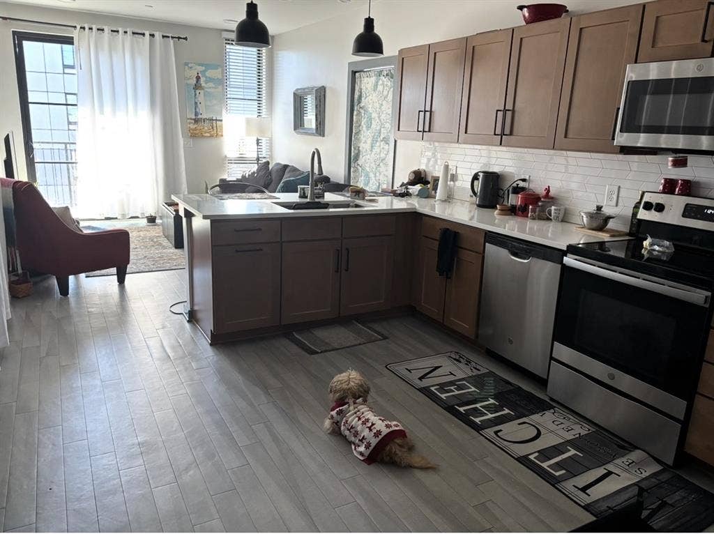 One bedroom avail private bathroom