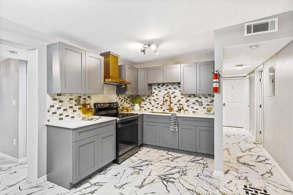 6 BR in Tampa