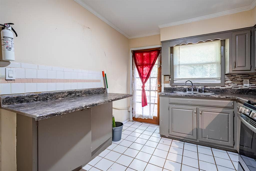 8 BR in Stone Mountain