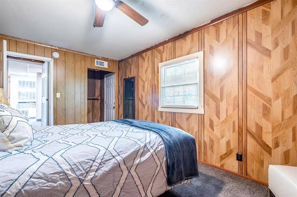 8 BR in Stone Mountain