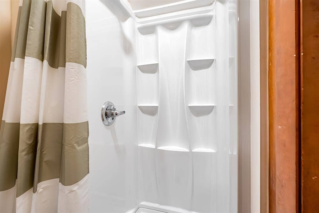 8 BR in Stone Mountain