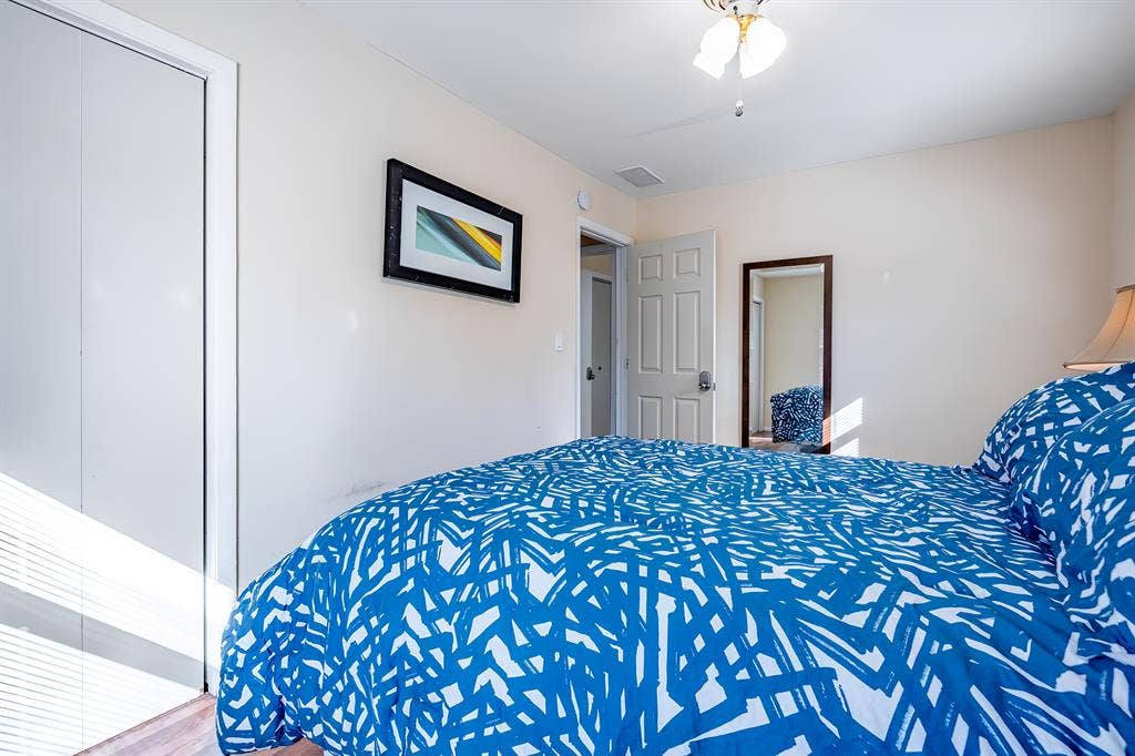 8 BR in Stone Mountain